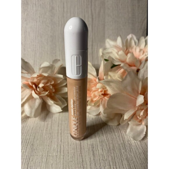 Clinique Concealer and Eraser - Picture 1 of 3